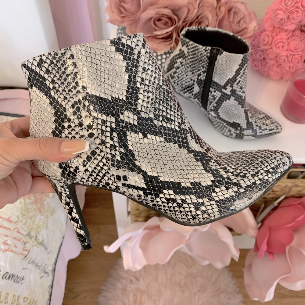 Women Boots 🌛